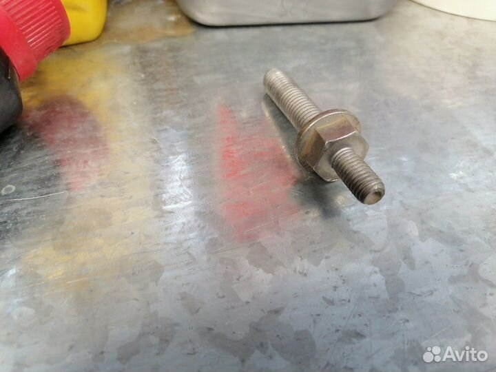 Винт двойной с 6-гр. М10х40/М8х16, N91191701