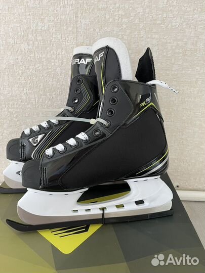 Коньки хоккейные