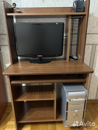 Компьютерный стол