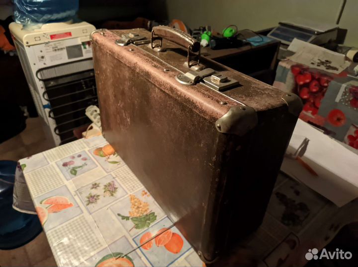 Чемодан фибровый