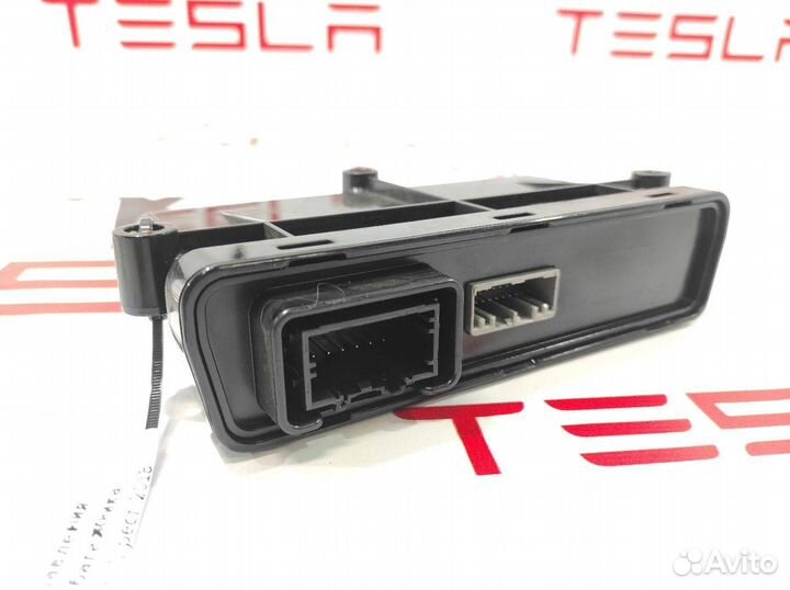 Блок управления крышки багажника Tesla Model S