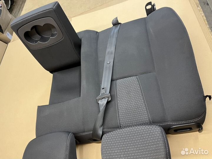 Спинка правая сиденья заднего ткань Рено Флюенс