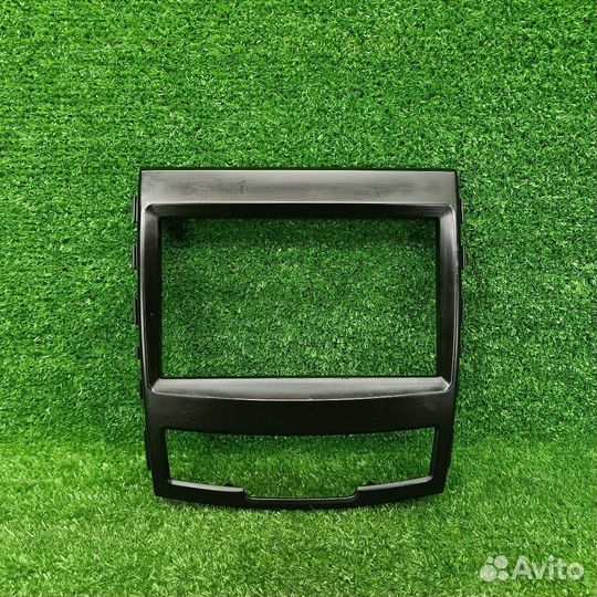 Рамка магнитолы SsangYong Actyon 2 SUV 2012