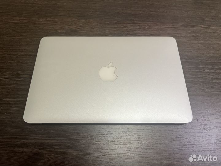 Macbook air 11 в отличном состоянии