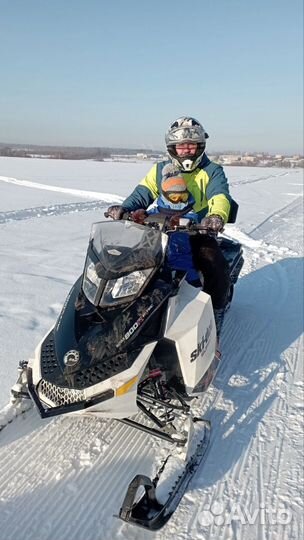 BRP Summit X e-tek 800