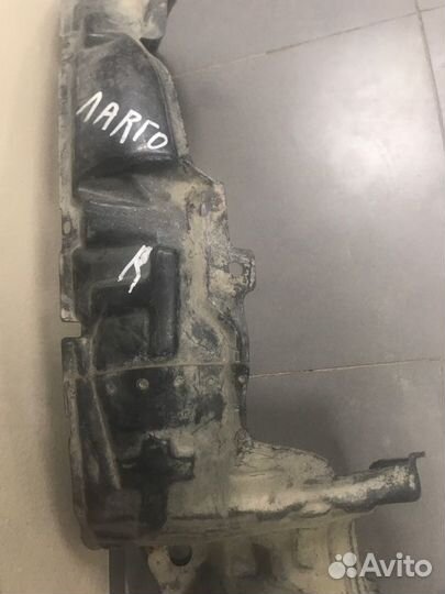 Подкрылок передний правый Nissan Largo CW30 CD20TI