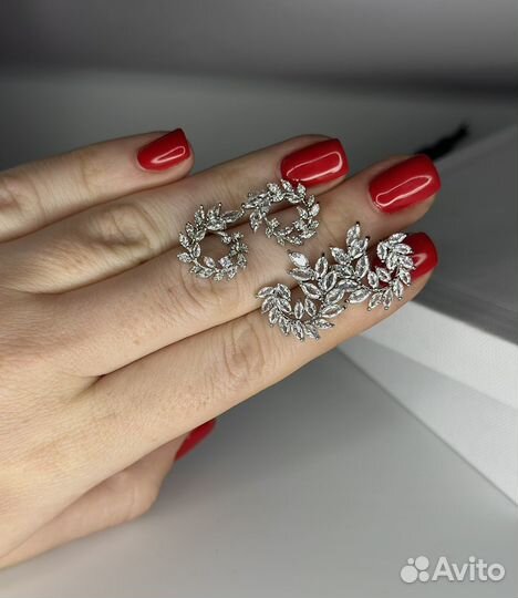 Серьги swarovski листья