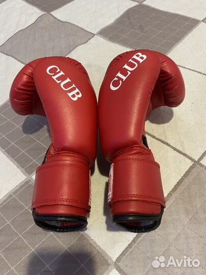 Боксерские перчатки 10 oz