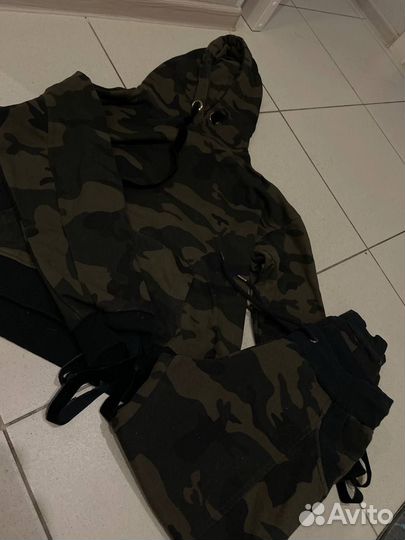 Спортивный костюм