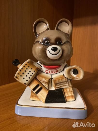 Фарфоровые фигурки мишки-спортсмены