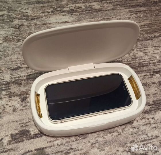 Кейс дезинфицирующий с беспроводной зарядкой