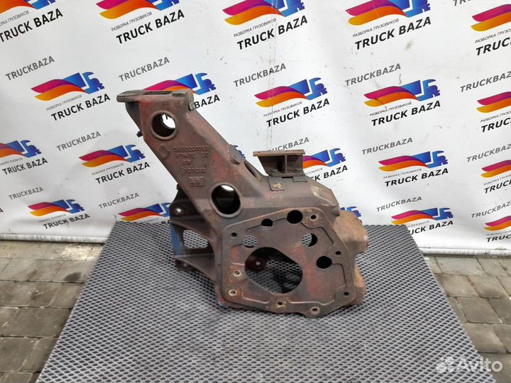 Кронштейн кабины правый Renault Magnum