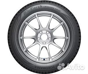 Yokohama BluEarth Winter V906 295/40 R21 111V