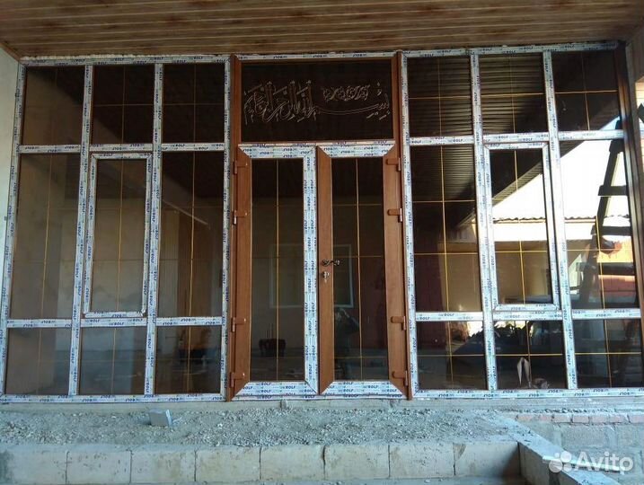 Пластиковые витражи окна и двери