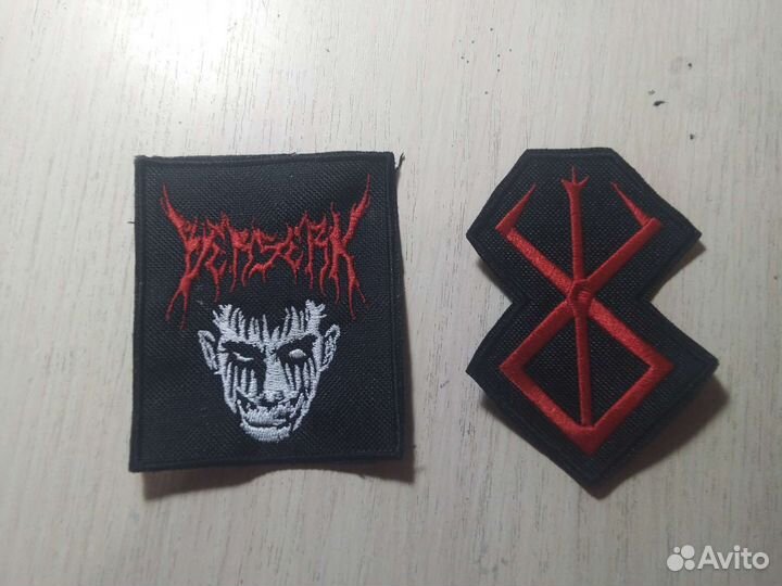 Две нашивки berserk