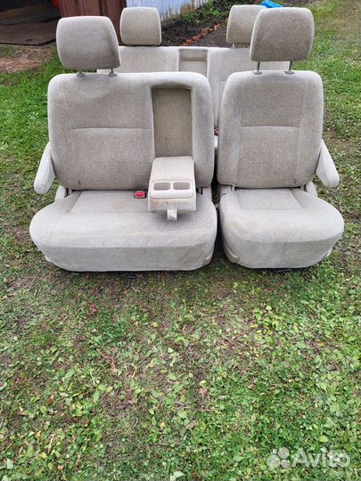 Продам сидения на Mitsubishi Delica
