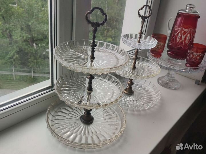 Этажерка цветной хрусталь. Графин красный+ стаканы