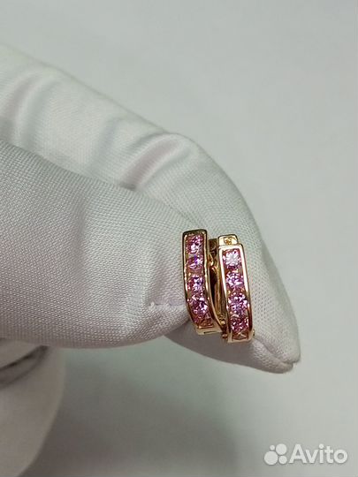 Золотые серьги с фианитом