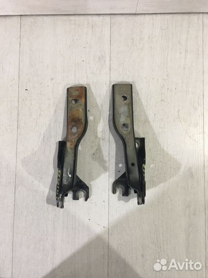 Петля капота volkswagen polo 5 1.4 мт хетчбек