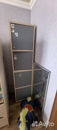 Детская кровать со столиком и пеналом