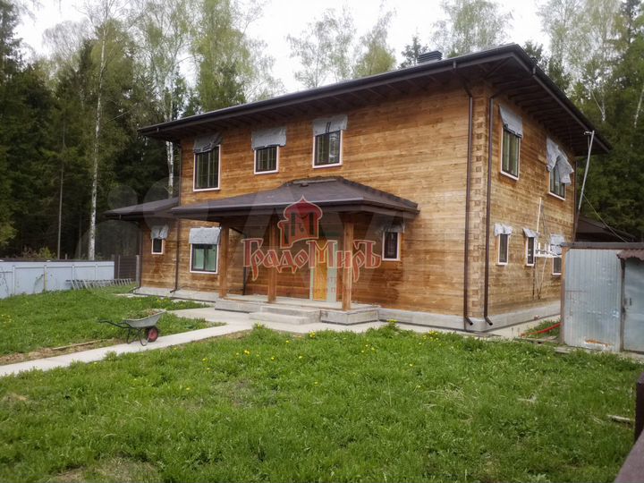 Дом 298 м² на участке 10 сот.