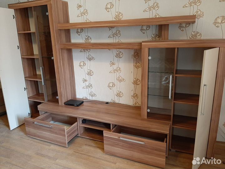 Стенка в гостиную бу