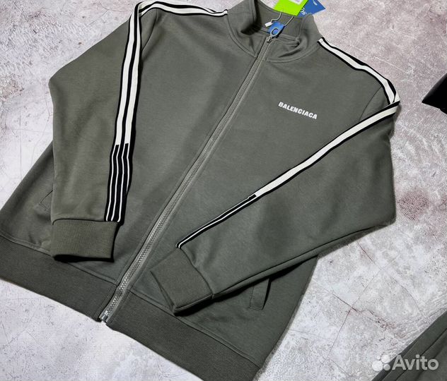 Спортивные костюмы Balenciaga