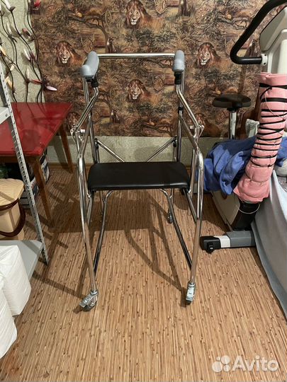 Ходунки подлокотные на 4 колесах