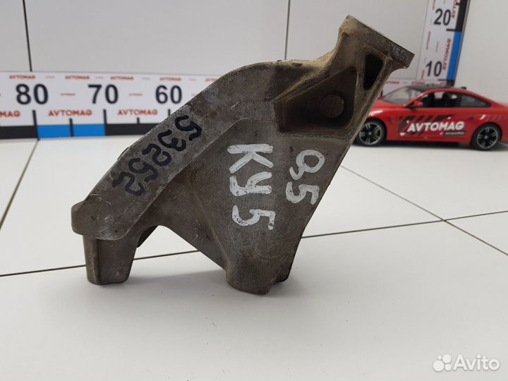 Кронштейн опоры двигателя левый (Audi A4, Audi Q5)