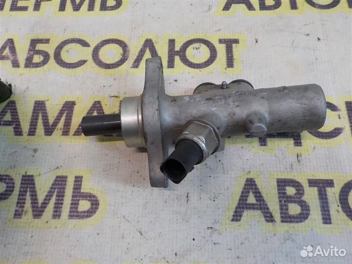 Цилиндр тормозной главный Volkswagen Touareg I (7