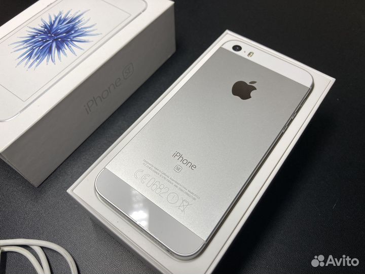 iPhone SE, 32 ГБ