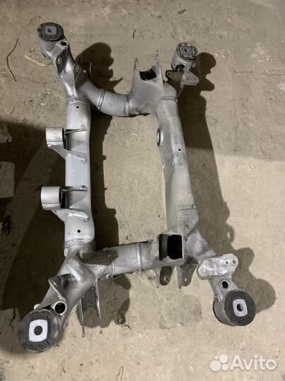 Подрамник задний Бмв 5е60