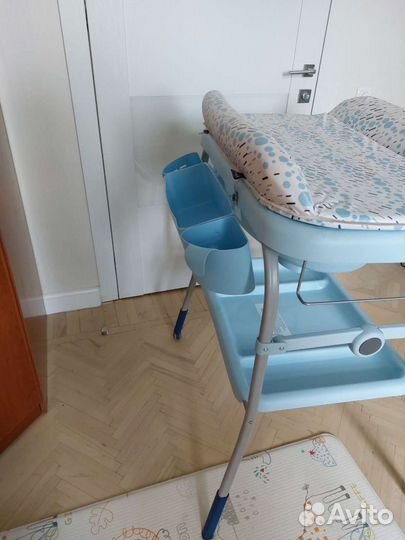 Пеленальный столик с ванночкой chicco