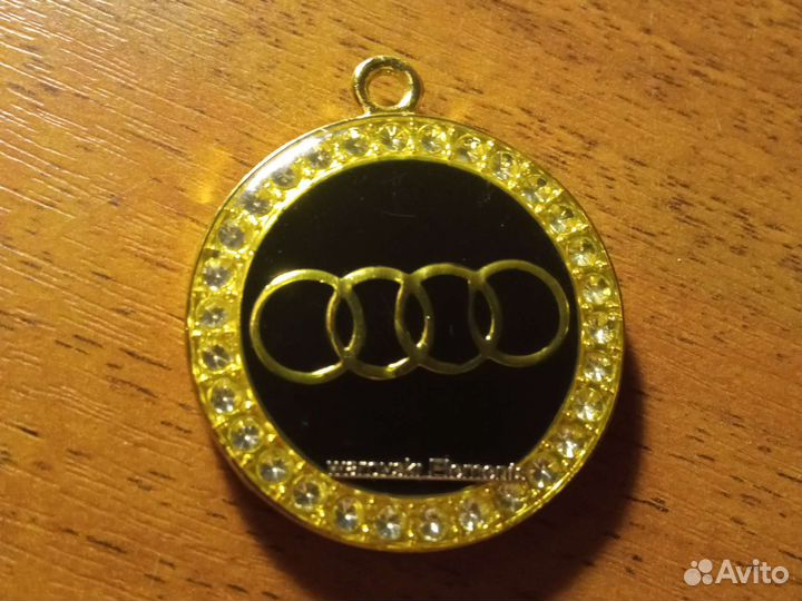 Брелок audi warowski Elements
