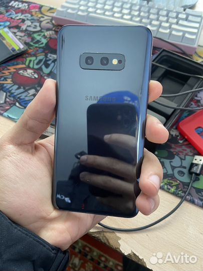 Samsung Galaxy S10e, 8/128 ГБ