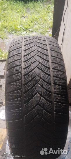 Goodyear UltraGrip Ice 255/55 R18 109T