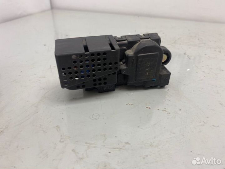 Активатор замка двери задний правый Hyundai Sonata