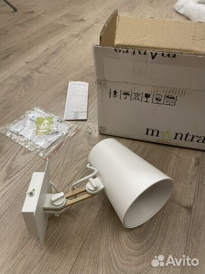 Настенный светильник Mantra