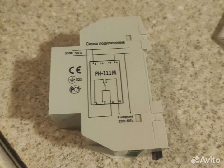 Защитное реле напряжения рн-111