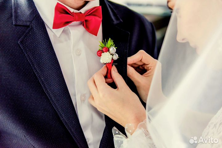 Подвязка и бабочка красная