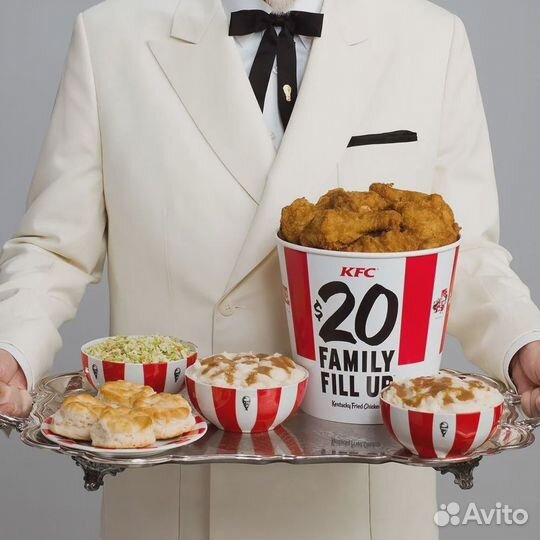 Сотрудник в ресторан быстрого питания