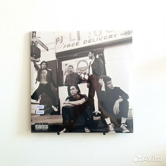 0834 The Neighbourhood