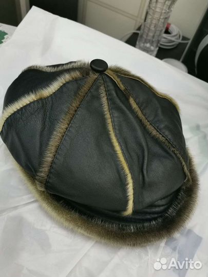 Кепка кожаная женская