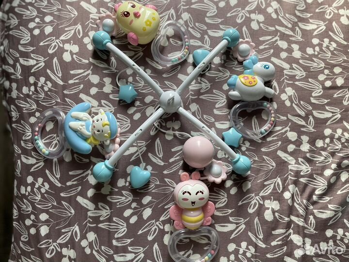 Мобиль в кроватку малыша