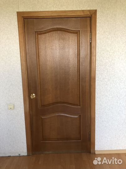 Дверь из натурального дерева