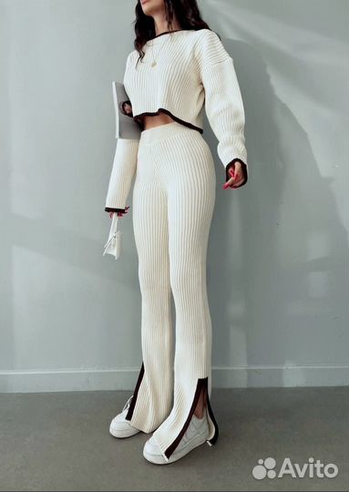 Спортивный костюм женский