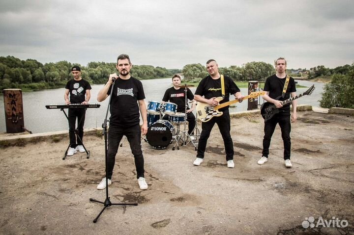 Живая музыка. Кавер-группа Broadway