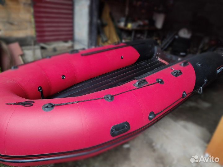 Моторная лодка Hunter 420 Pro