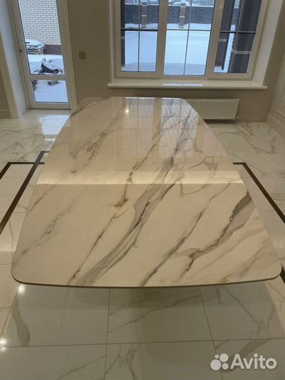 Стол для кафе, ресторана, бара из керамогранита