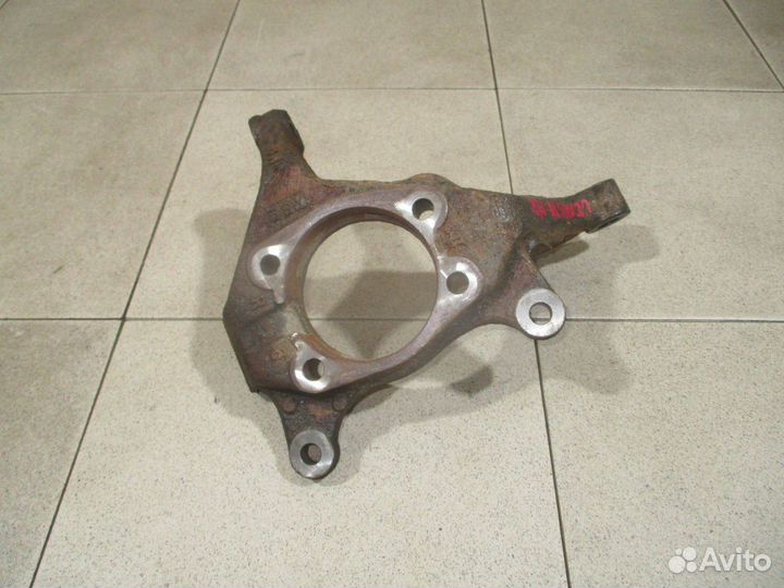 Кулак поворотный передний правый Lexus NX 200t/300